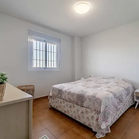 27-cozy Apartment, Spacious Terrace In * فوينخيرولا