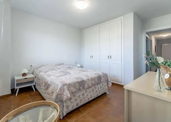 Апартаменти 27-cozy Apartment, Spacious Terrace In *