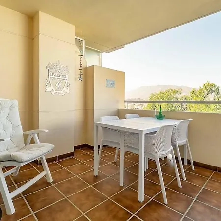 Lägenhet 27-cozy Apartment, Spacious Terrace In