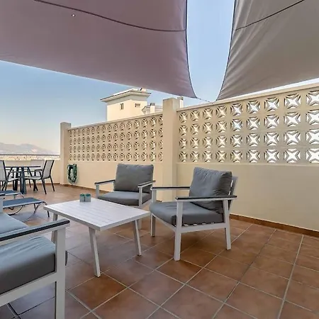 27-cozy Apartment, Spacious Terrace In Lägenhet *